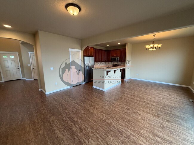 Photo - Move in Special $600 Off First Months-  Brand New Carpet & Freshly Painted