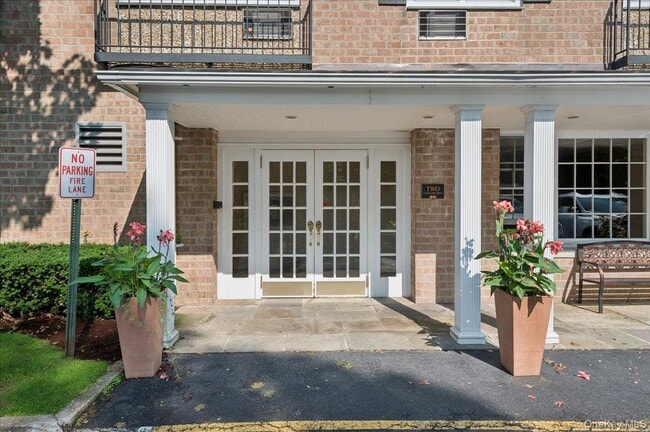 Photo - 2 Consulate Dr Unit 1O
