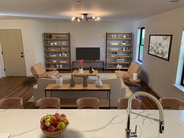 Deer Creek Apartments - Deer Creek Apartments Unit 204