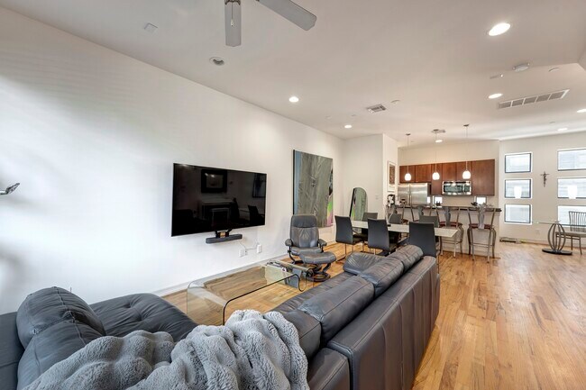 Photo - 1525 Birdsall St Unit B