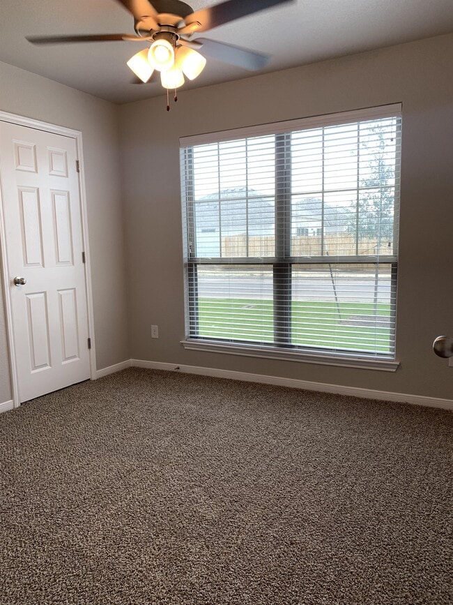Photo - 1329 Aurora Grv Bnd