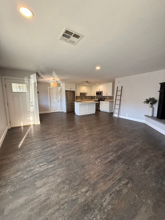 Photo - Beautiful 3 Bedroom 2 Bath Single Family Home AVAILABLE NOW!!