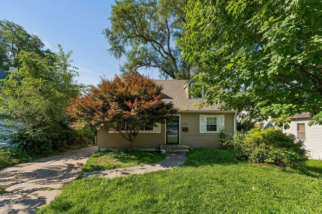 Building Photo - 4 Bedroom Home in Benson!