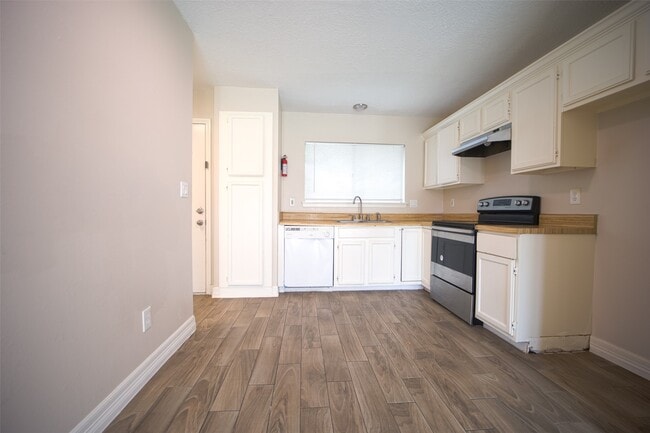 Photo - 18018 Santolina Ln