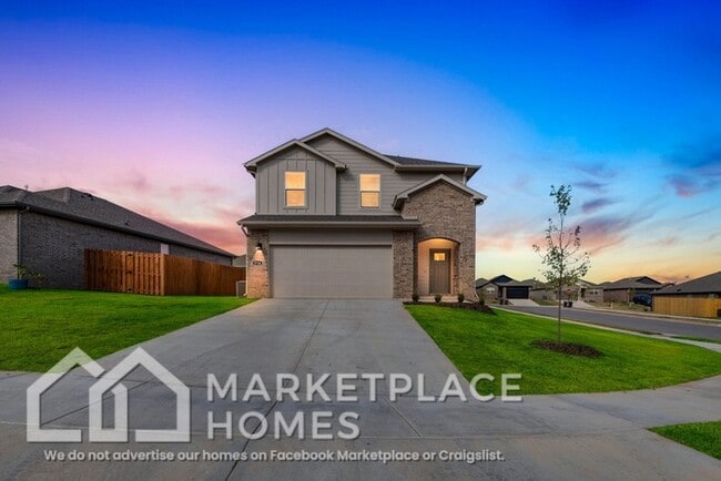 Building Photo - 5726 Selah St