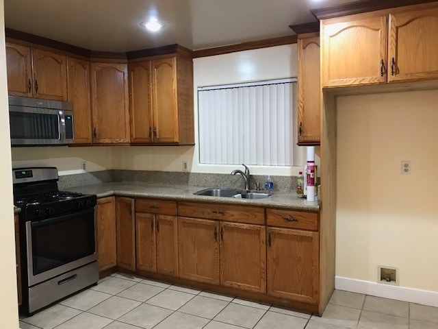 Photo - 13981 Van Nuys Blvd