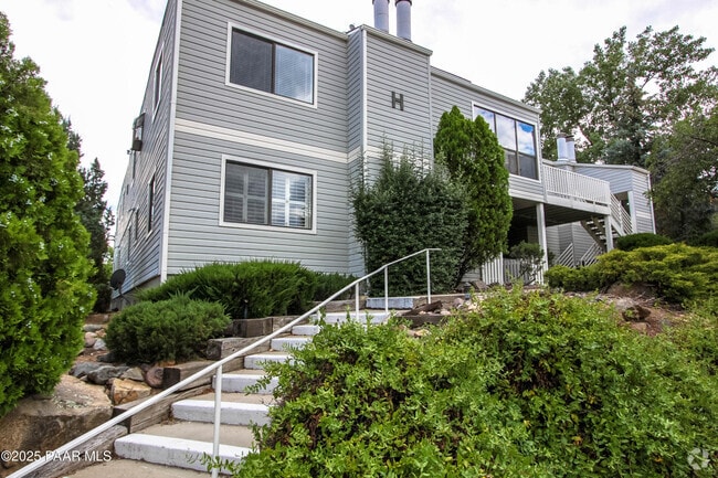 Building Photo - 333 W Leroux St Unit H2 Rental