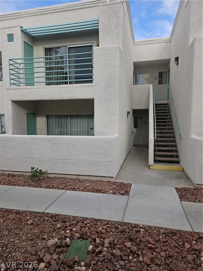 Building Photo - 7100 W Pirates Cove Rd Unit 1117