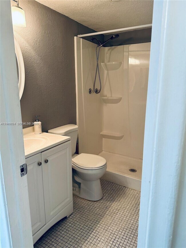 Photo - 3105 Oakland Shores Dr Unit J205
