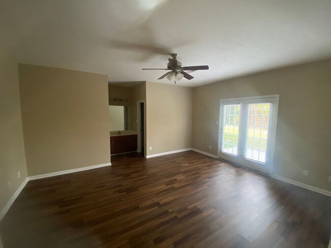 Photo - 2 bed, 2 bath, 2 car garage ranch style townhouse in N. Knoxville