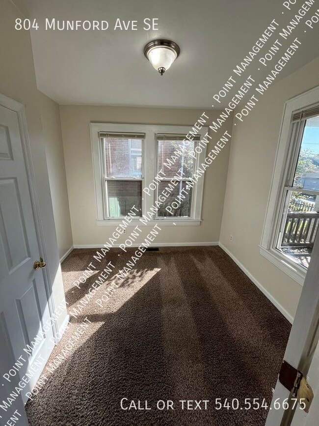 Photo - 804 Munford Ave SE