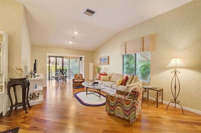 Photo - 5051 Pine Dr