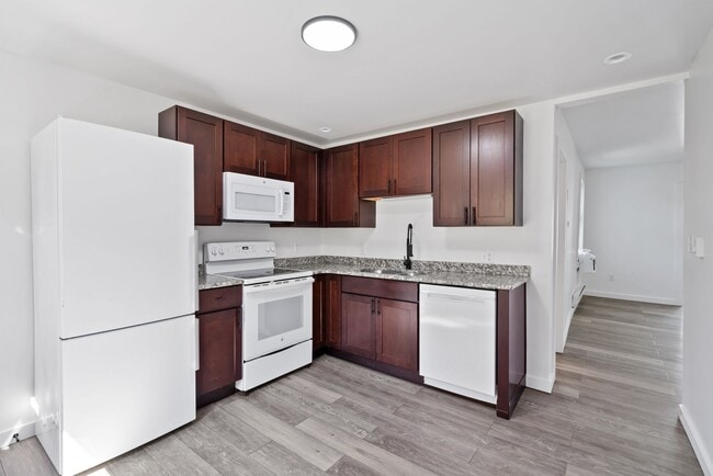 Building Photo - 348-350-350 Wyoming St Unit 348 1/2 Wyoming Street - 2nd Floor