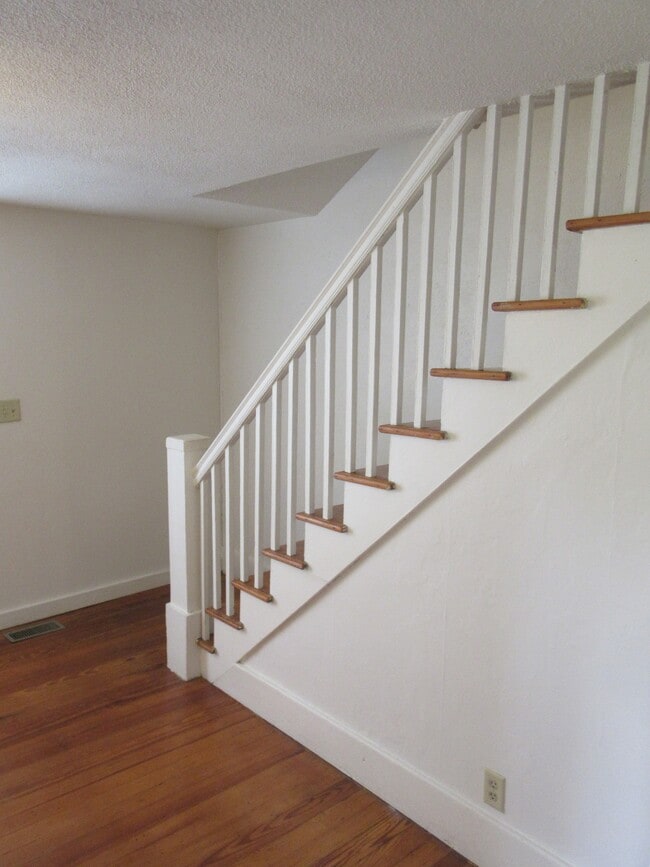 Photo - 306 W Maple St Unit 306 W Maple Street B