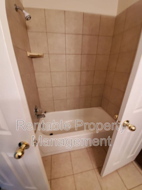 Photo - 105 Collett Ct