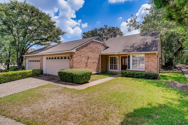 Building Photo - Rare 2 BR/ 2 BA Townhouse in Northwest Hil...