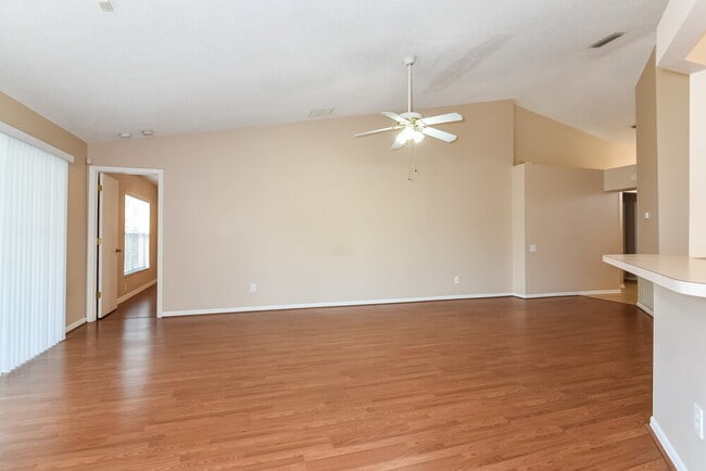 Photo - 12614 Midpointe Dr