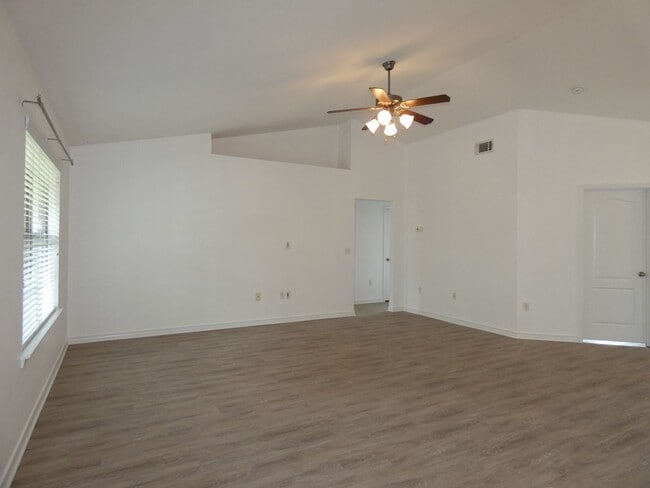 Photo - 4-Bedroom All Brick Home - Gulf Breeze