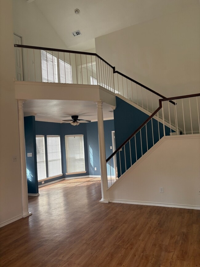 Photo - 7 Country Club Pl