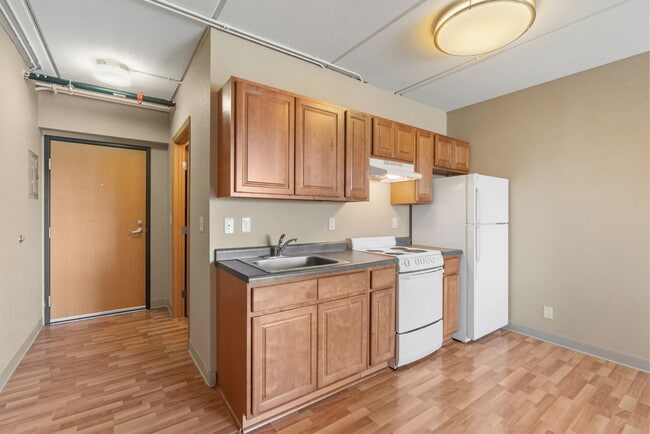 E Street Flats - Student Housing
