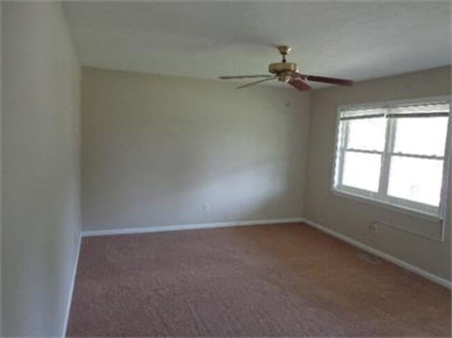 Photo - 114 Antler Dr