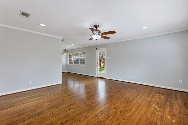 Photo - 4750 Sanford Rd