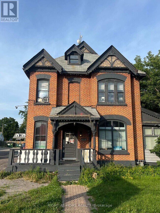 Photo - 169 Bayfield St
