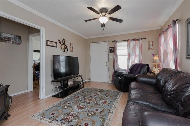 Photo - 221 W Burton St