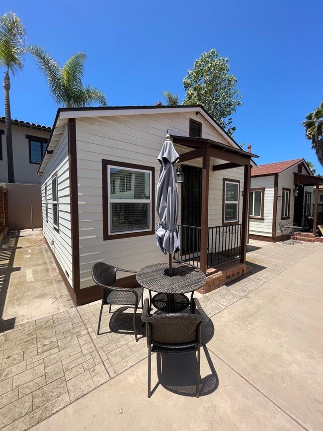 Building Photo - **$1000 off first month's rent – Don't Miss Out! Charming Old Town Casita – 1 Bed / 1 Bath** Unit 2517