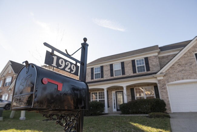 Mailbox at front - 1929 Ashburn Ct Casa