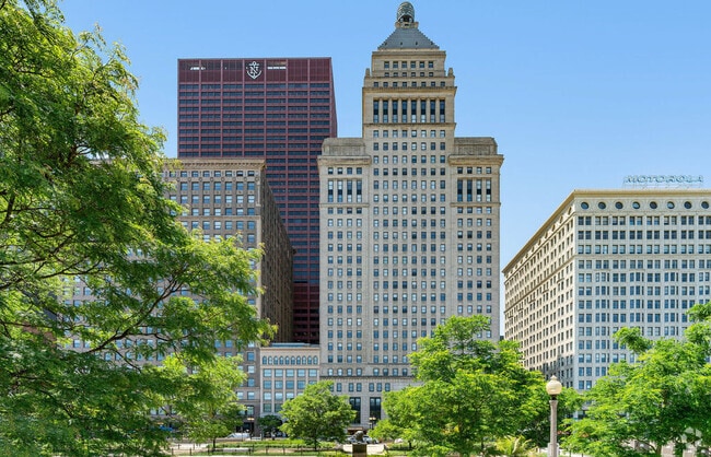 Building Photo - 310 S Michigan Ave Rental