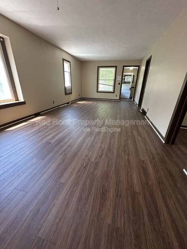 Photo - 835 Elm St