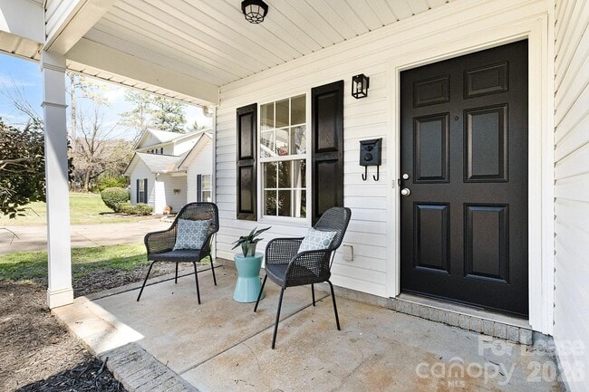 913 Tennyson Dr