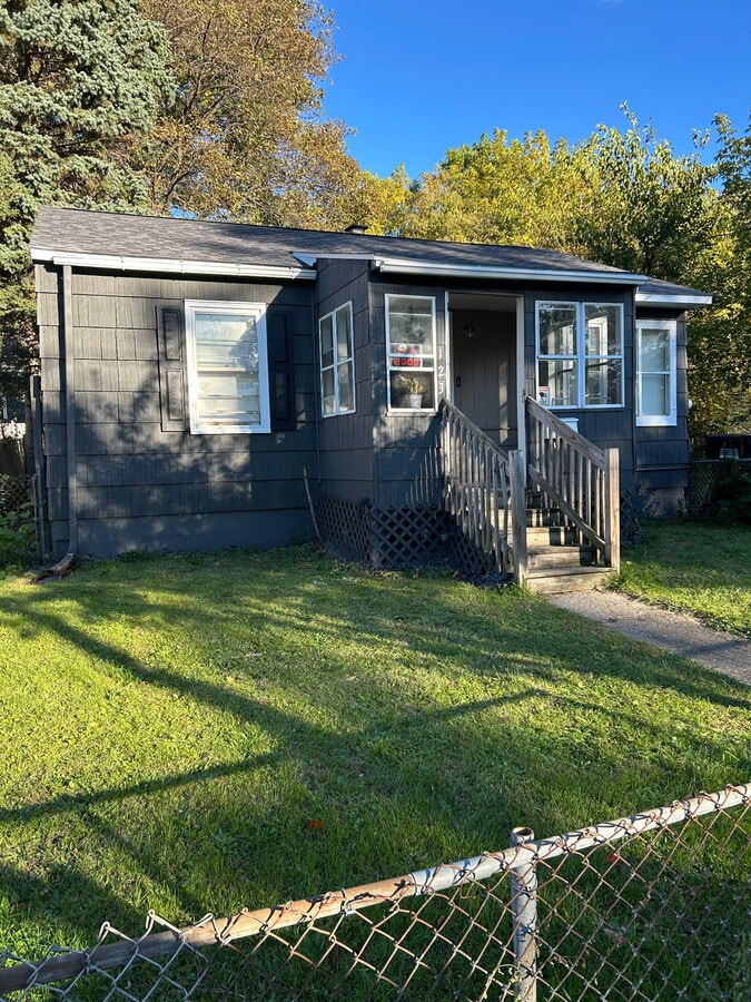 Photo - 123 Benedict Ave