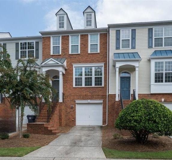 Building Photo - 1369 Thornborough Dr