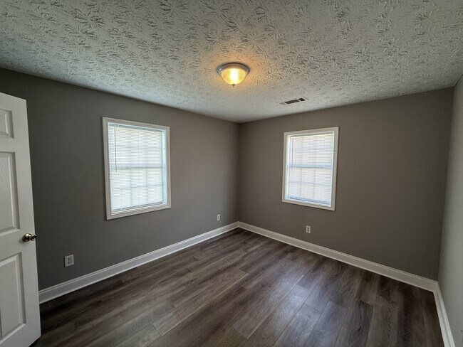 225 Westchester Cir