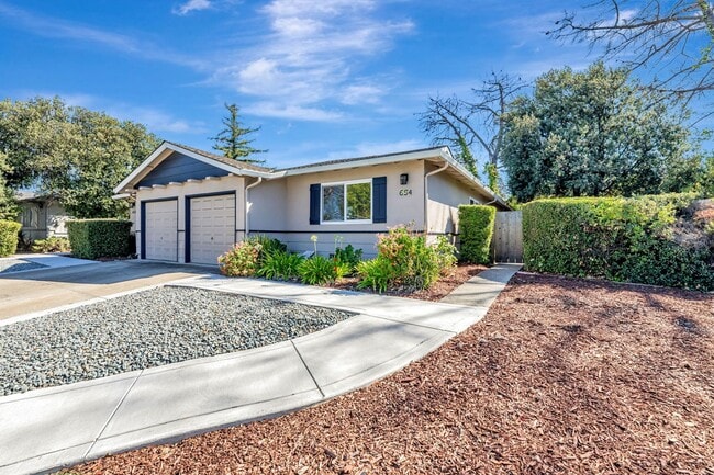 Building Photo - 652-654 Vasona Ave Rental