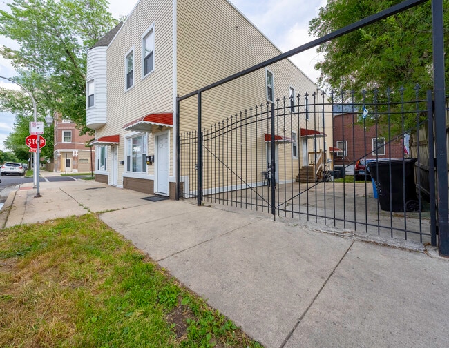 Photo - 3101 W 38th St Unit 2F