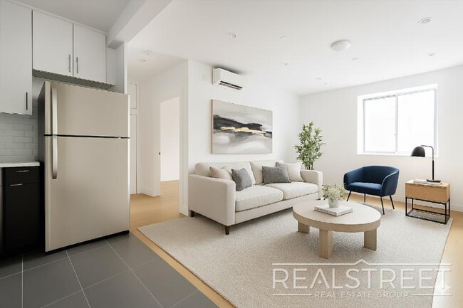 Building Photo - LUXURY 1 BED LOFT in Queens!