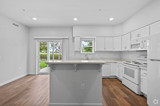 2 BR, 2 BA - The Oasis