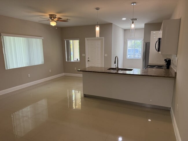 Photo - 1308 NW 2nd St Unit 1308 B