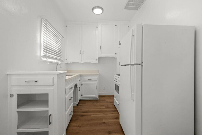 Building Photo - 4172 Leimert Blvd Unit 3/4a