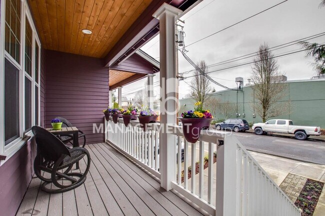 3605 NE 14th Ave
