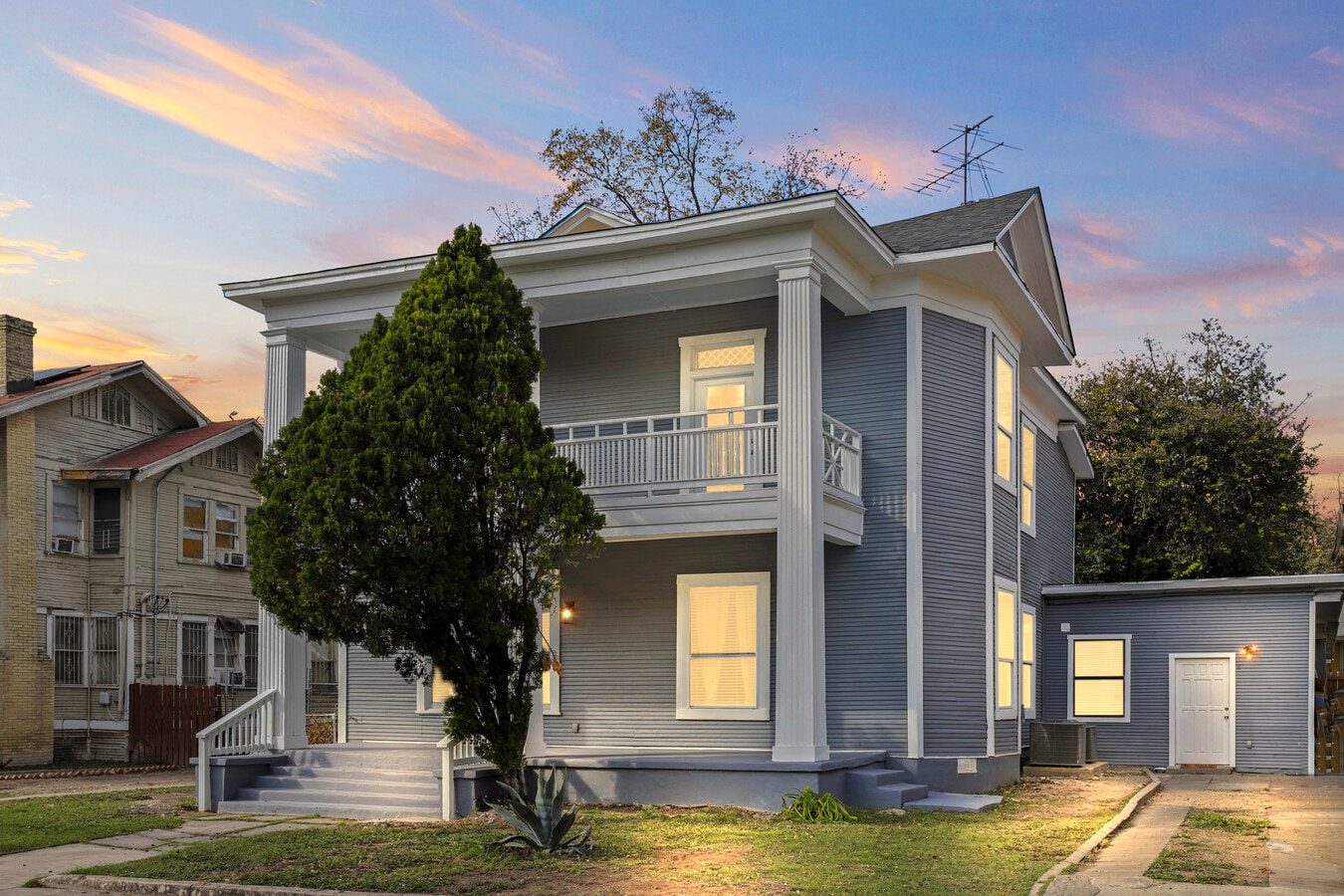 Photo - 623 W Elmira St