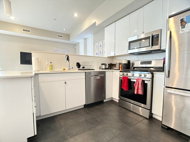 Photo - 91 Glenville Ave