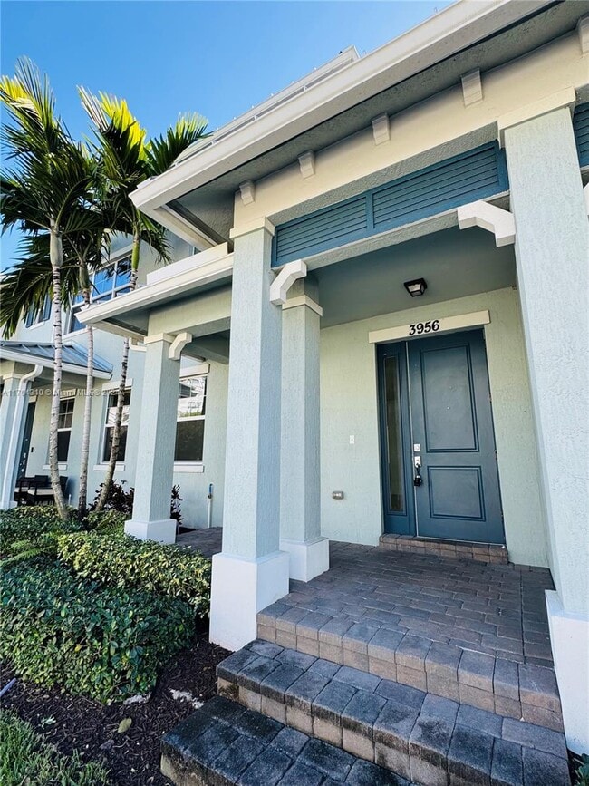 Photo - 3956 Poinciana Ln