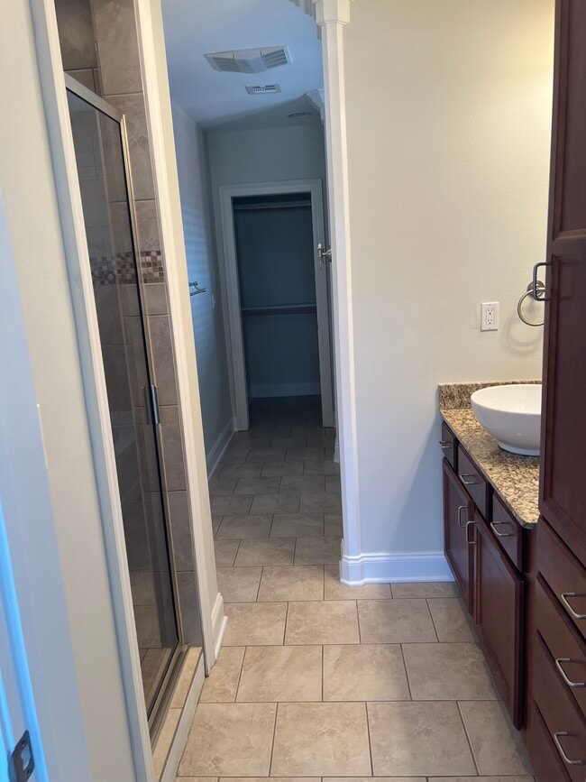 Photo - 502 Warrington Dr