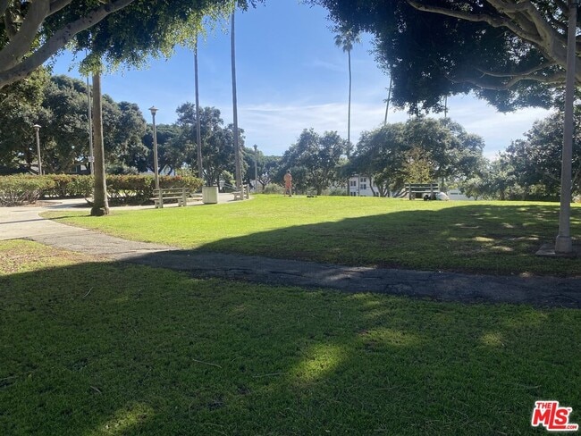 Photo - 2423 4th St Unit 5