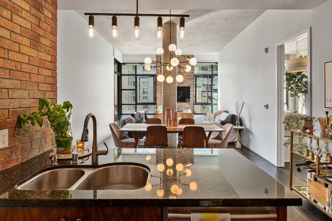 Photo - Modern Chic 2 bedroom at M2i Unit 415