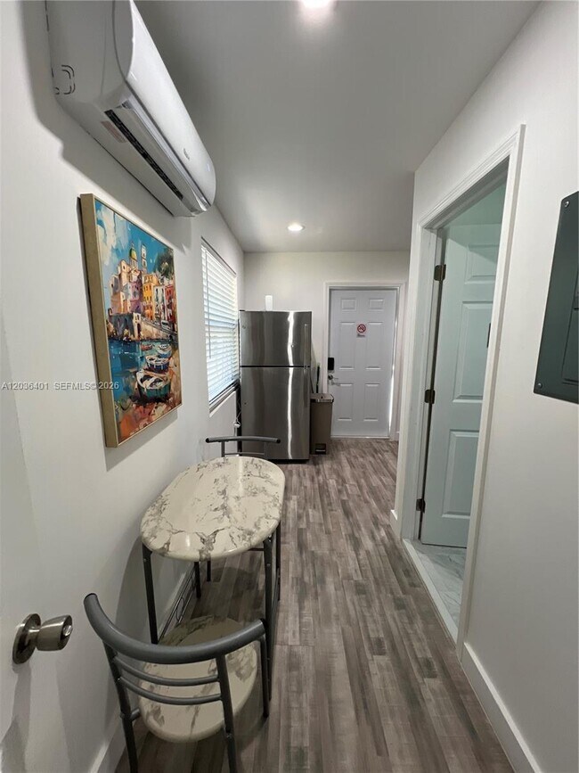 Photo - 2847 Polk St Unit 3